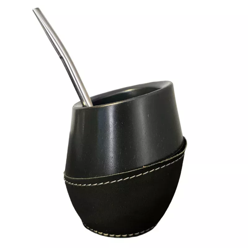 Mate plastico calidad con funda de eco cuero y bombilla